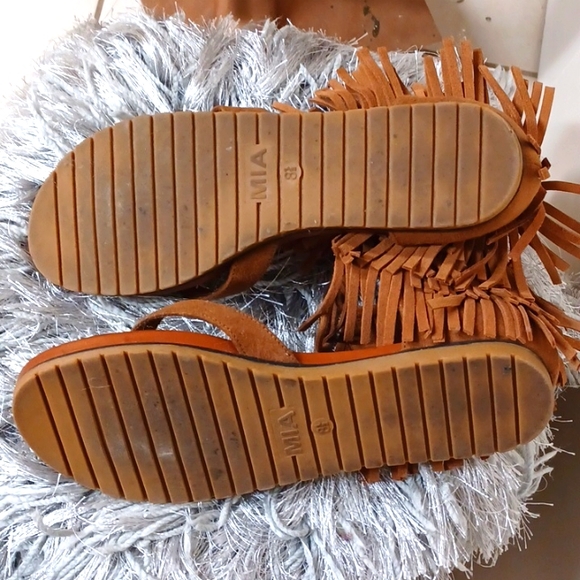 Mia Fringe Sandles - Picture 4 of 4